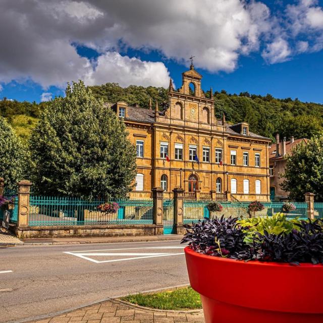 Instagram #lovethionville