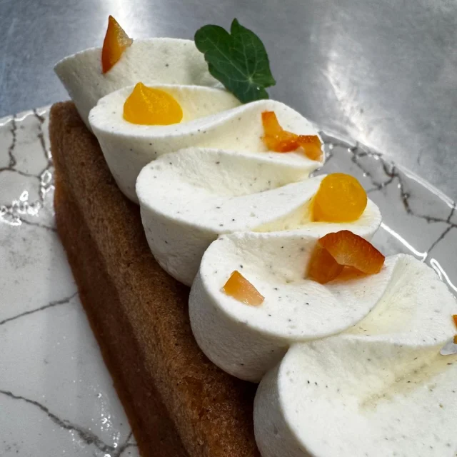 Baba à la mirabelle